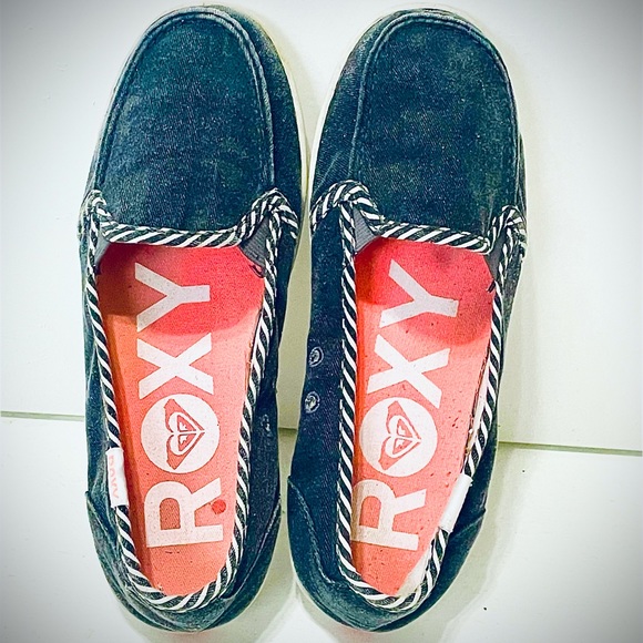 Roxy Minnow Blue Denim Slip On Shoes 6.5 - Picture 2 of 11